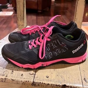 EUC Women’s black and pink Reebok CrossFit TR sneakers